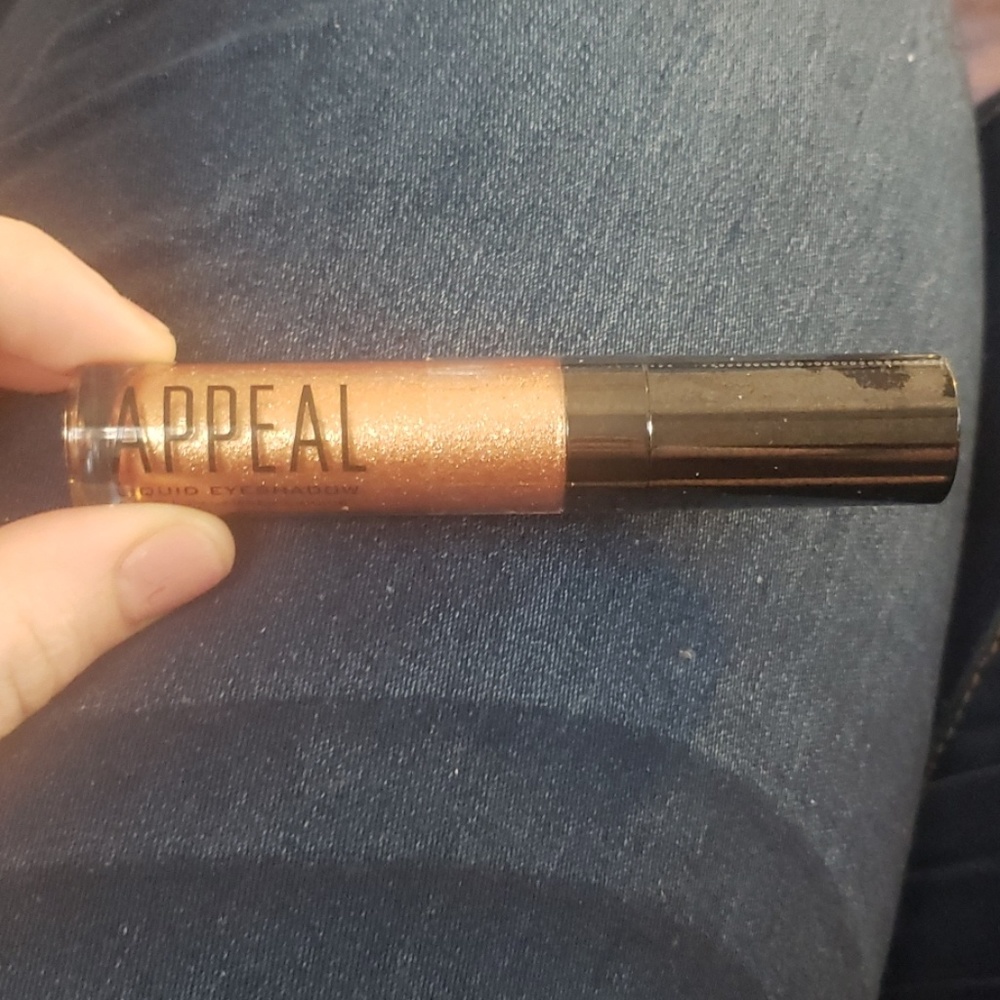 Eye shadow - Picture 2 of 2